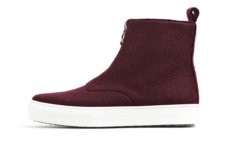 Céline Skate 系列短筒靴便鞋。